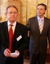 PSSI Executive Director Oldřich Černý introduces Lord Mayor of
Prague Pavel Bém